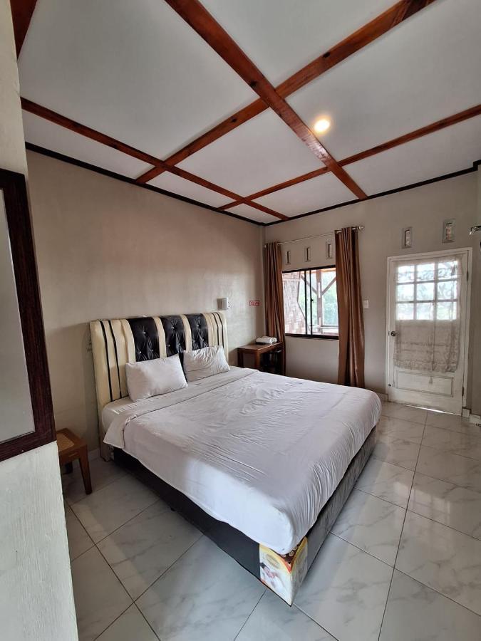 Ron'S Guest House Berastagi Backpacker Rooms Екстериор снимка