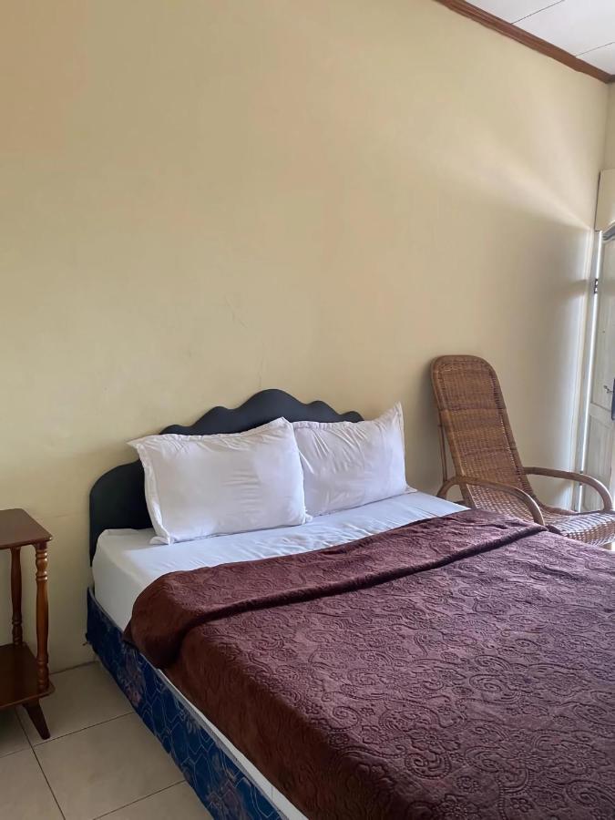 Ron'S Guest House Berastagi Backpacker Rooms Екстериор снимка